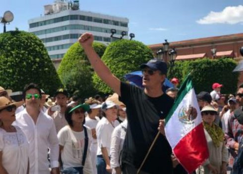 Vicente Fox encabeza marcha vs AMLO en Guanajuato (VIDEO) 