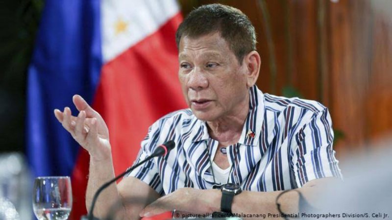 Presidente de Filipinas acepta vacunarse con vacuna rusa contra covid-19