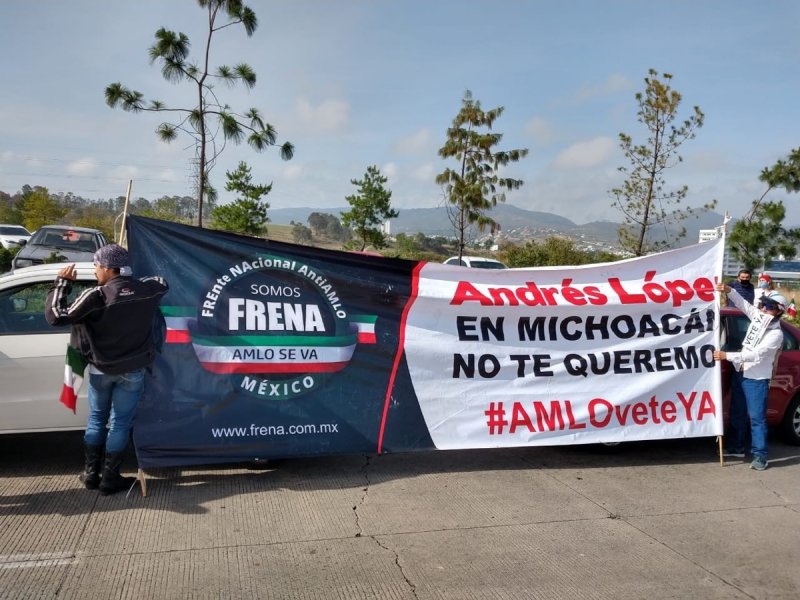 Por TERCERA ocasión, ciudadanos se manifiestan en sus autos CONTRA AMLO