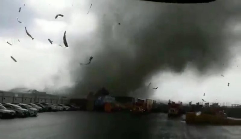 Impresionante tornado azota Monterrey (VIDEOS)