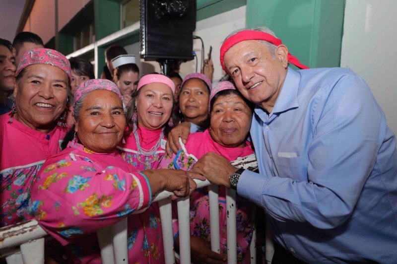 AMLO logra que la balanza comercial registre 775 millones de dólares en favor de AMLO