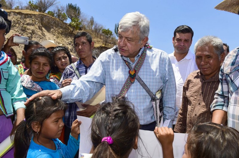 “Hoy 3 hidroeléctricas y aún pueblos sin luz en Nayarit, es ofensivo”, dice AMLO