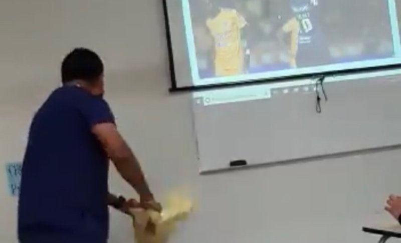 VIDEO: Alumno se venga de su profesor quien le aseguraba que Tigres le ganaría al Américay