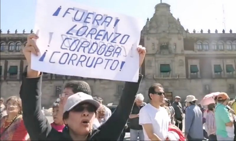 Televisa y TV Azteca no dieron cobertura a marcha “anti INE y Cordova”; miles asistierony