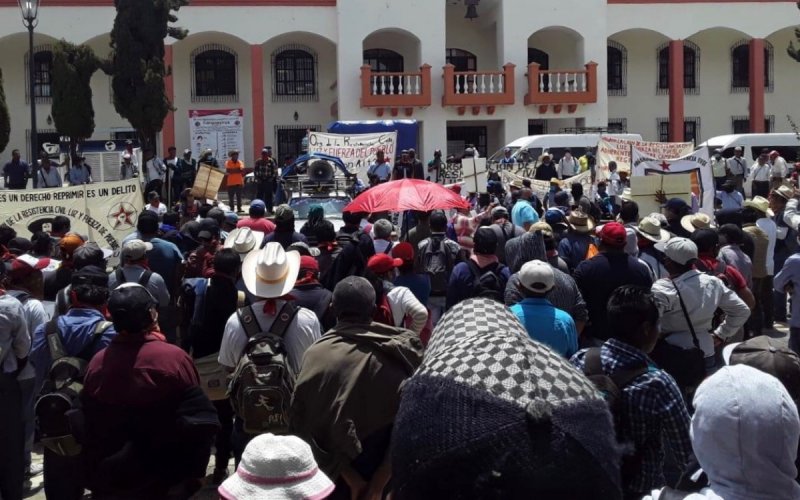 “El coronavirus fue inventado por Bill Gates”, cientos marchan en Chiapas 