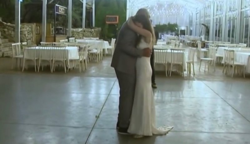 VIDEO: Pareja de novios celebra su boda sin invitados gracias al coronavirus y