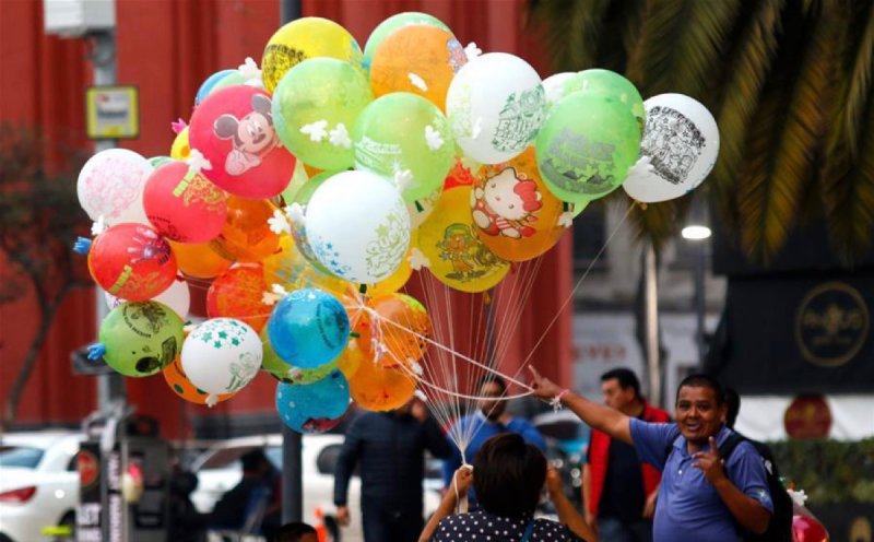 Urgen a no mandar cartas a los Reyes Magos en globos, generan gran contaminación. 