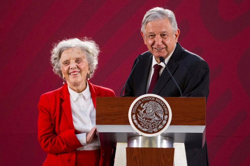 Llaman a frenar ataques difamatorios, falsos y ruines en contra de Elena Poniatowska 