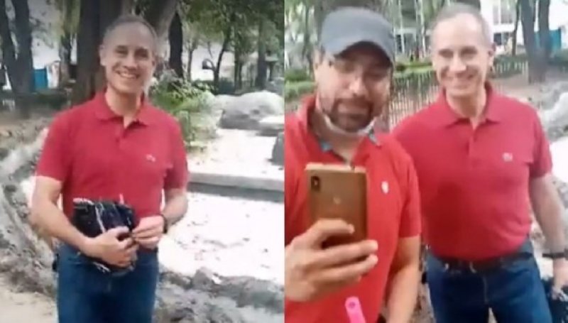 Captan a López-Gatell en la calle, sin cubrebocas y sin guardar sana distancia (VIDEO)