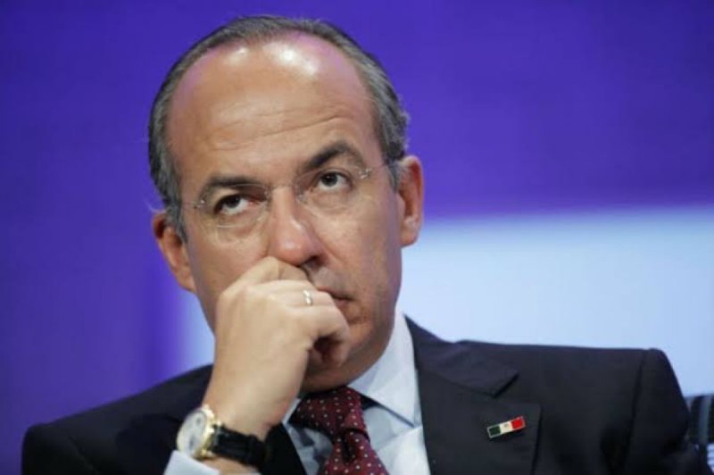 Cobardemente, Felipe Calderón se retracta de haber llamado a una rebelión armada contra AMLO