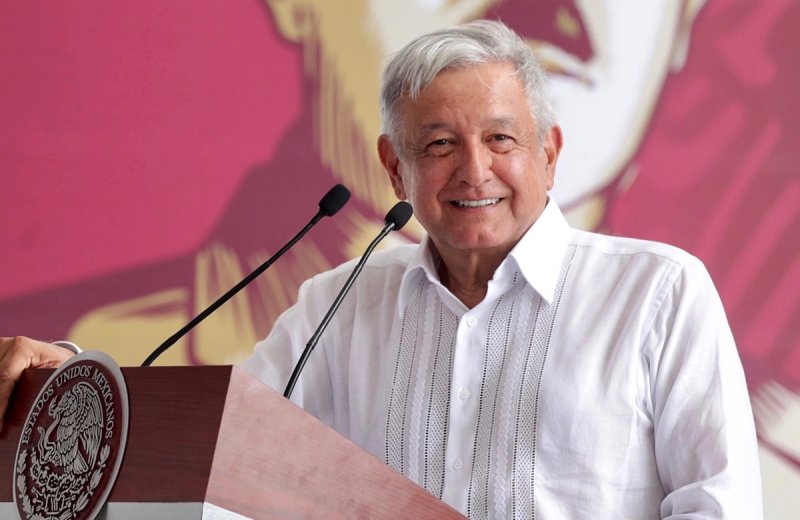 En solo 6 meses, AMLO ya cumplió 28 de los 100 compromisos que prometió. 