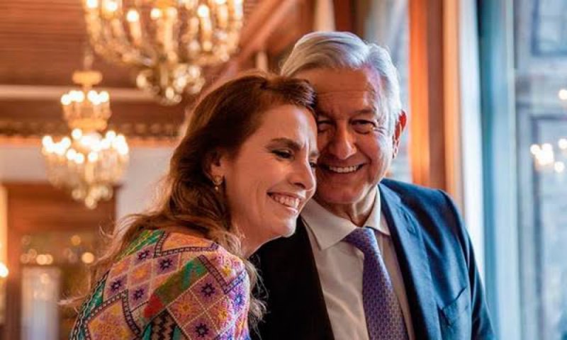 “Mi sueldo me lo administra Beatriz, nunca he tenido una tarjeta de crédito”, AMLO