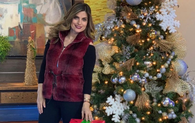 VIDEO: Conductora de Televisa recomienda un “chaquetón grande” para quitarse el frío 