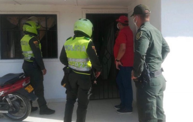 Alcalde entrega a la POLICÍA a su hijo y a su sobrino por VIOLAR la CUARENTENA