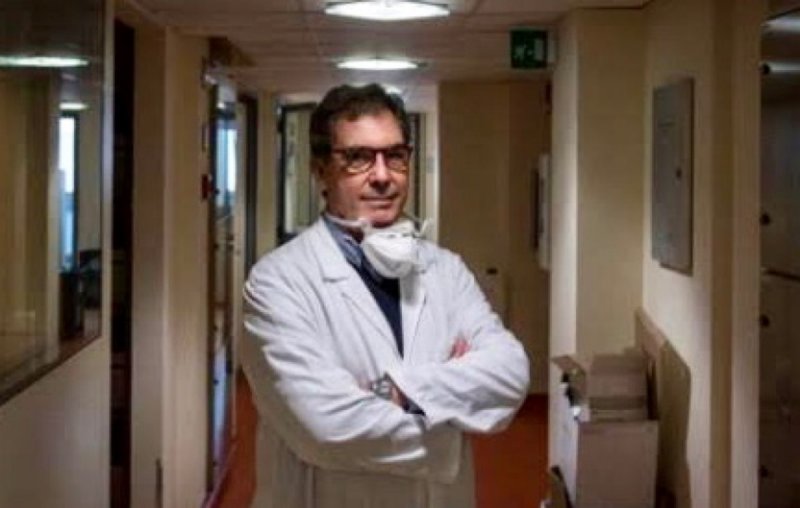 “El virus ha perdido 100 veces su potencia original, ahora es más débil”, virólogo italiano