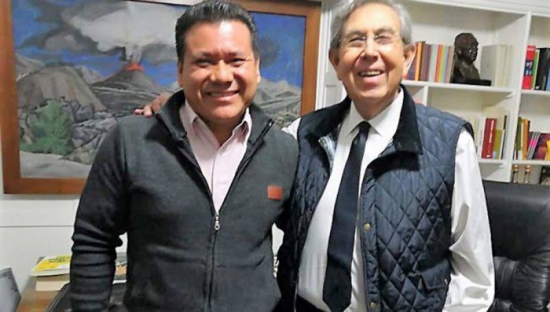 Cuauhtémoc Cardenas asume cargo en sindicato de PEMEX, que es competencia de Deschamps. 