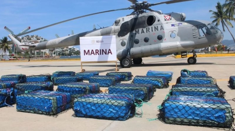 Marina asegura 26 bultos de coc41n4 en costas de Guerrero y detiene a 2 extranjeros 