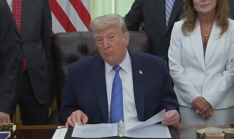 Trump asegura que EU atacará nuevamente con dureza a Irán este miércoles 