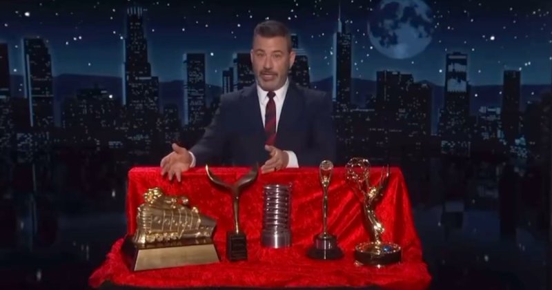 Comediantes en EU se mofan de que Corina entregara su medalla a Trump