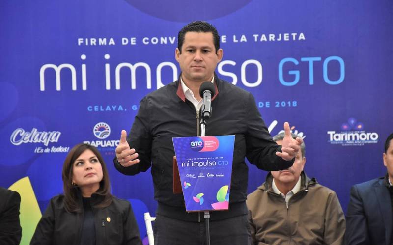 En medio de la crisis, Gobernador del PAN en Guanajuato se sube el sueldo.y