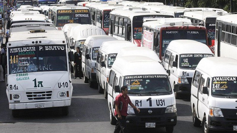 Transportistas quieren subir a 14 pesos el transporte en el Edomex.