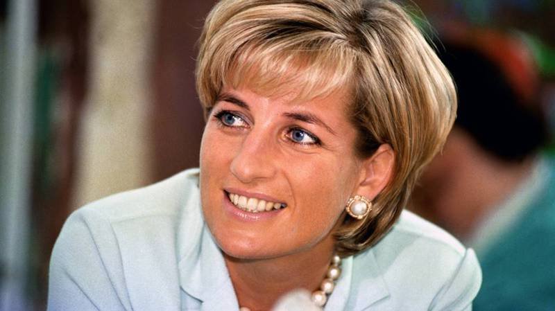 El día que la princesa Diana salió a la calle con solo licras al estilo Kardashian.