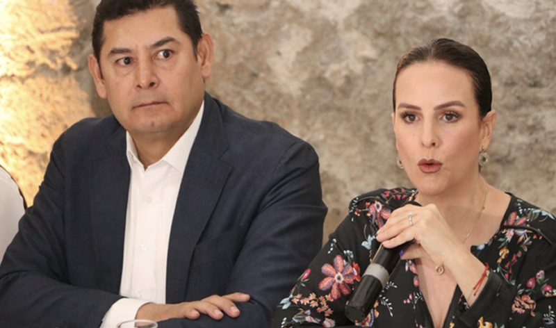 Senadora Nancy se deslinda de Armenta y le brinda su apoyo a Barbosa en Puebla.