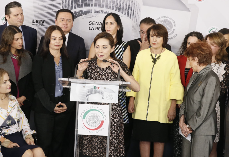 Orquesta Josefina Vázquez campaña para que AMLO se disculpe con mamás por estancias.