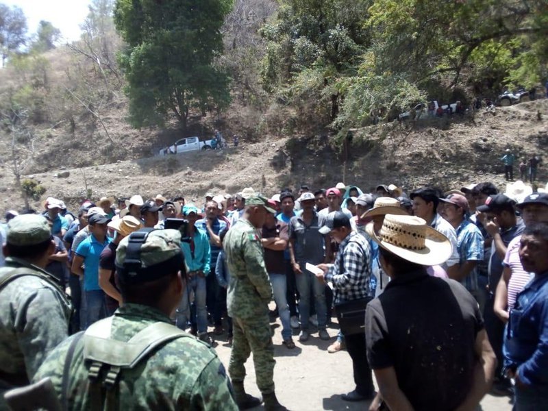 Campesinos liberan a más de 40 soldados que tenían retenidos en Guerrero