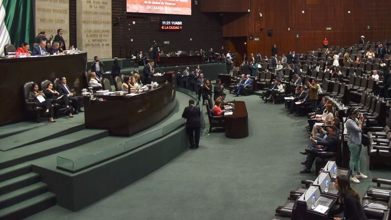 Morena propone reforma para evitar que legisladores sean 