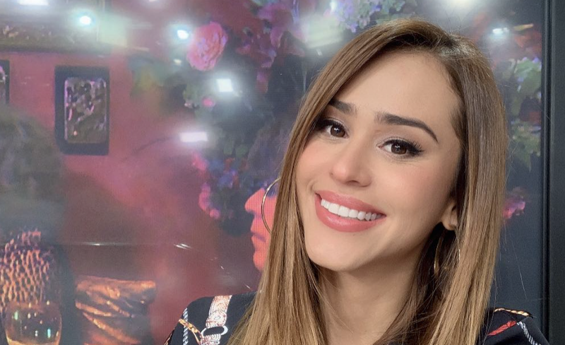 Yanet García lo vuelve a hacer y celebra sus 10 millones de seguidores con tremenda tanga.