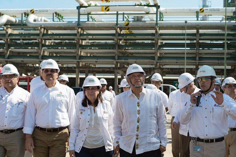 AMLO ha detenido el endeudamiento que dejaron expresidentes en PEMEX y oposición lo sabe.