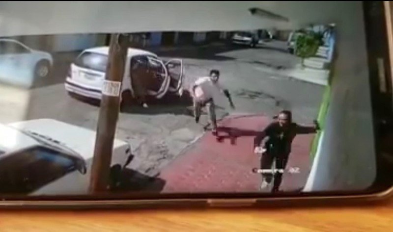 Mujer corre para evitar ser secuestrada en Ecatepec (Video Fuerte)y