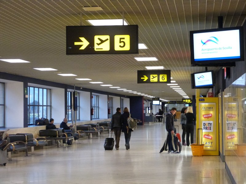 Japonés fallece en vuelo en Hermosillo, llevaba el estómago repleto de cápsulas con sustancias.