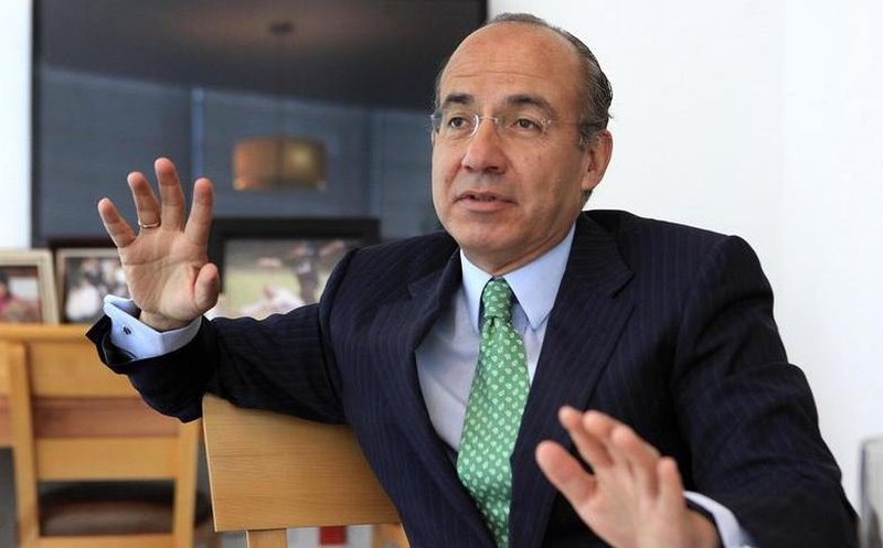 Calderón propone dar a periodistas y políticos amenazados vehículos blindados