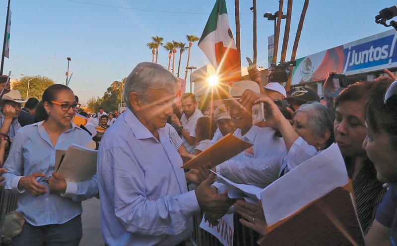 #HISTÓRICO: Esperan asistencia de más de 20 mil personas en mitin de AMLO en Tijuana. 