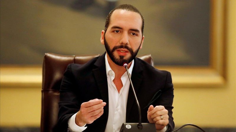 Presidente de El Salvador reclama a Forbes por noticia falsa sobre pacto migratorio con EU