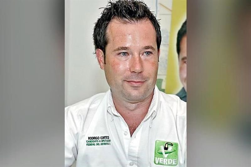 Ex candidato del Verde es detenido en Texas por transportar 100 kg de polvo blanco.