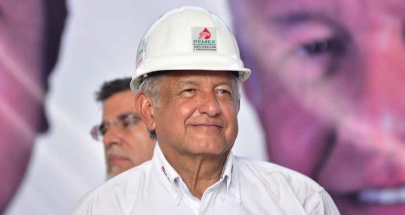 AMLO le da 