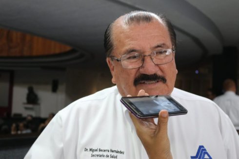 Renuncia secretario de Salud de Colima que dijo a médicos “borrachos y drogadictos”