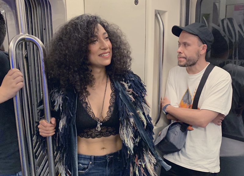 Flor Amargo desmiente que fuera detenida por la policía por cantar en el metro (VIDEO).