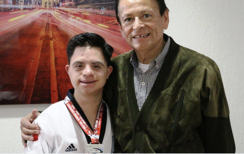 Alejandro Gutiérrez Rudiño se lleva medalla de plata en Campeonato mundial de Parataekwondo y