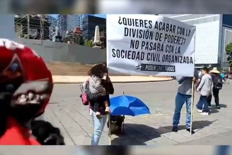 Derechairos hacen el ridículo, no llegan ni a 100 en marcha Anti-AMLO. 