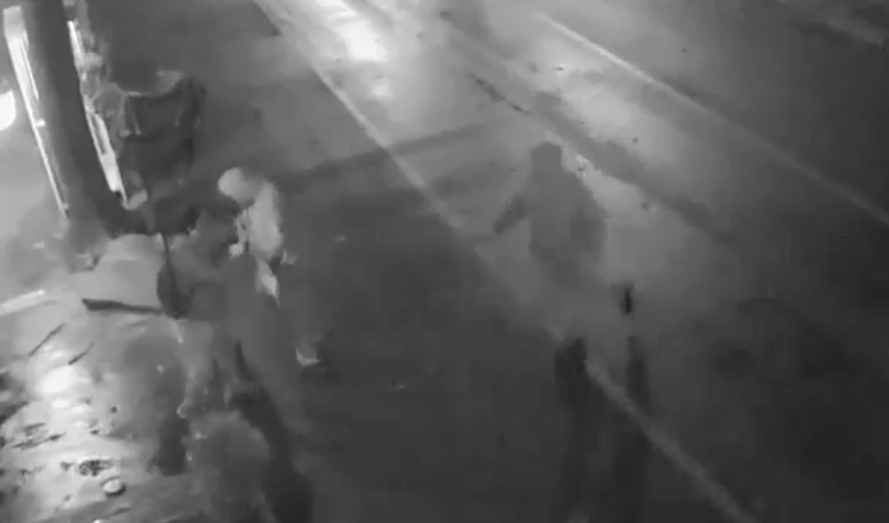 Vecinos exhiben a ladrones que aprovechan calles oscuras para robar en la Gustavo Madero (Video)