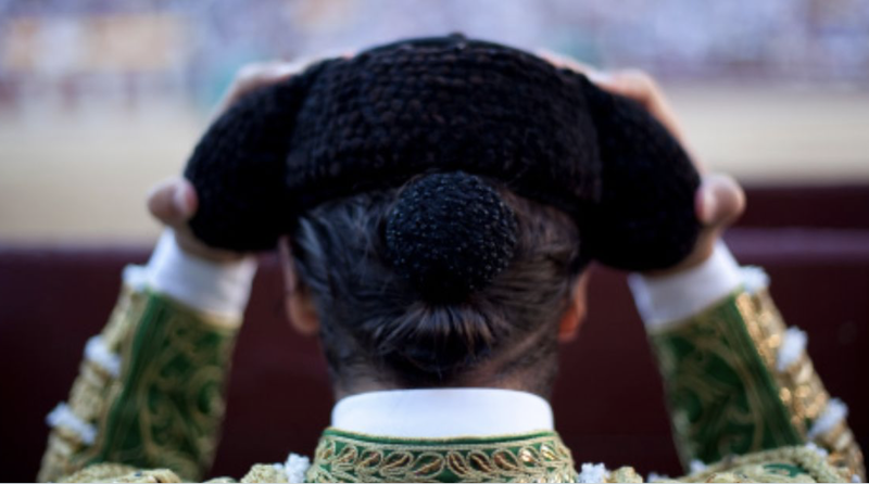 Torero de Yucatán se escabecha a cuchilladas al amante de su esposa. 