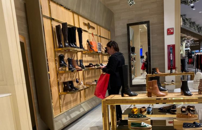 Exhiben a Ana Guevara de “shopping” en Palacio de Hierro Polanco y en horario laboral