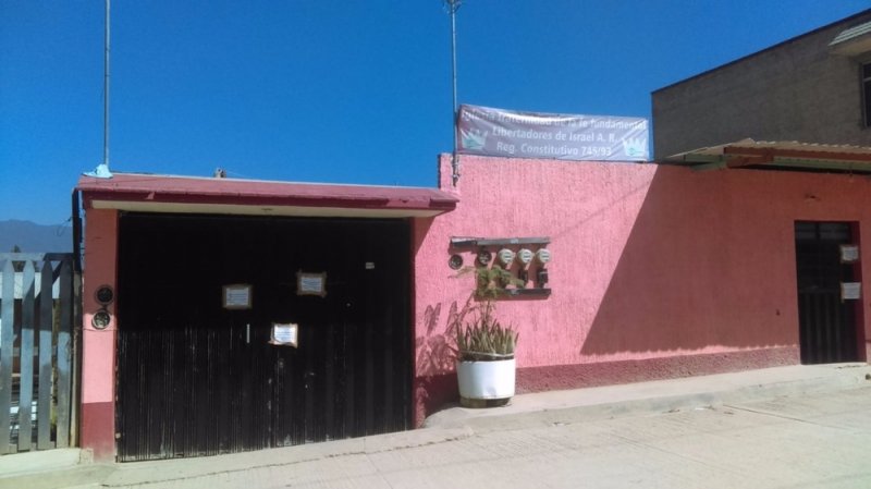 Rescatan a 110 personas que estaban secuestradas y eran maltratadas en casa de culto en Oaxaca