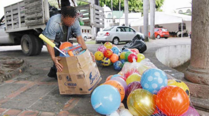 Funcionarios tranzas de Iztacalco roban juguetes y dejan sin Día de Reyes a niños