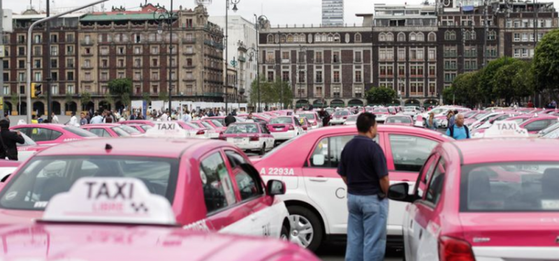 Policía de la CDMX detiene a taxista que portaba una pistola y 3 kg de mariguana