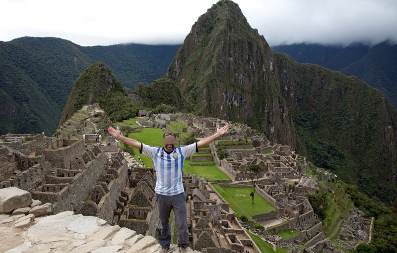 Turista argentino defeca en templo sagrado de Machu Picchu; lo detieneny